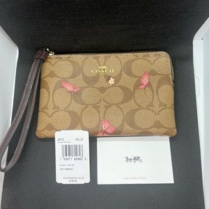 Women’s Coach Wristlet